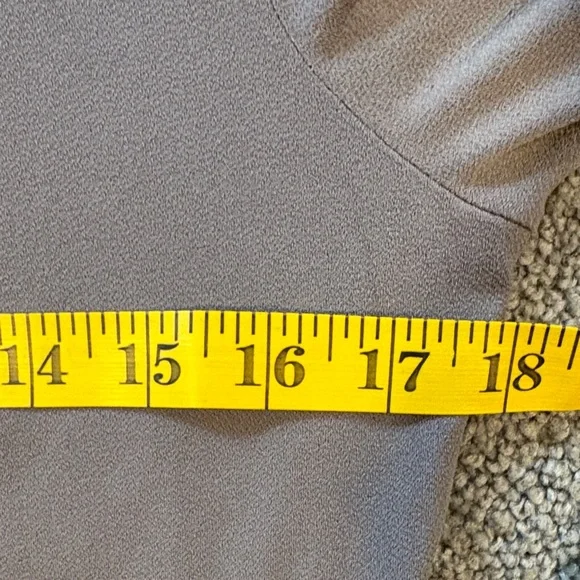 Y2K Banana Republic Taupe Font Tie 3/4 Sleeve Women's Blouse. Size Small - Picture 5 of 6